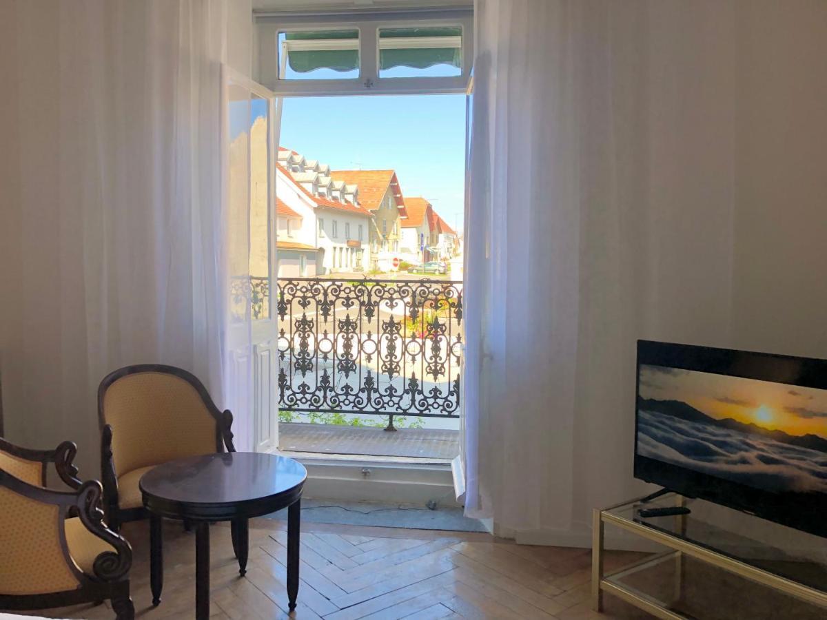 Hotel D'Artiste Pierrefontaine-les-Varans Εξωτερικό φωτογραφία